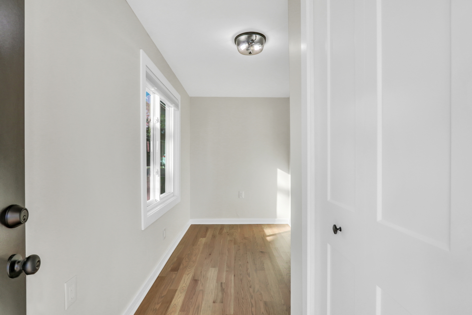 27065 N RIDGE Street, Wauconda, IL 60084