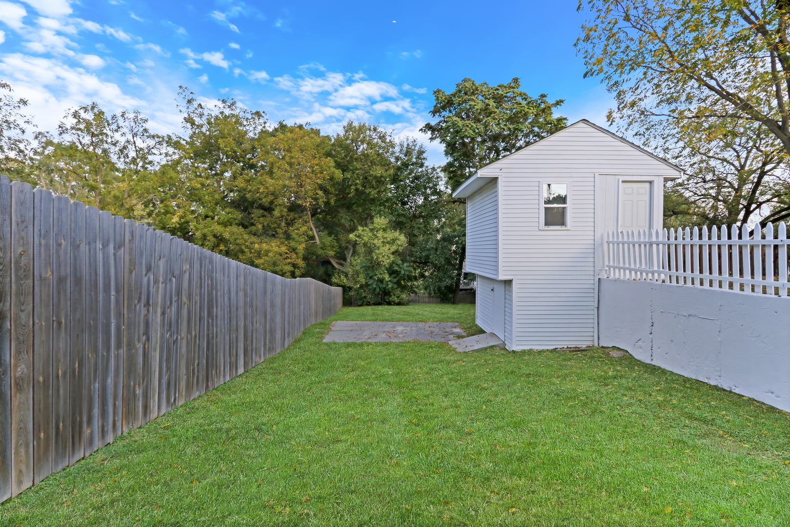 27065 N RIDGE Street, Wauconda, IL 60084