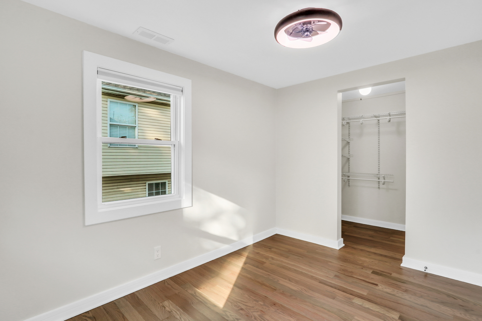 27065 N RIDGE Street, Wauconda, IL 60084