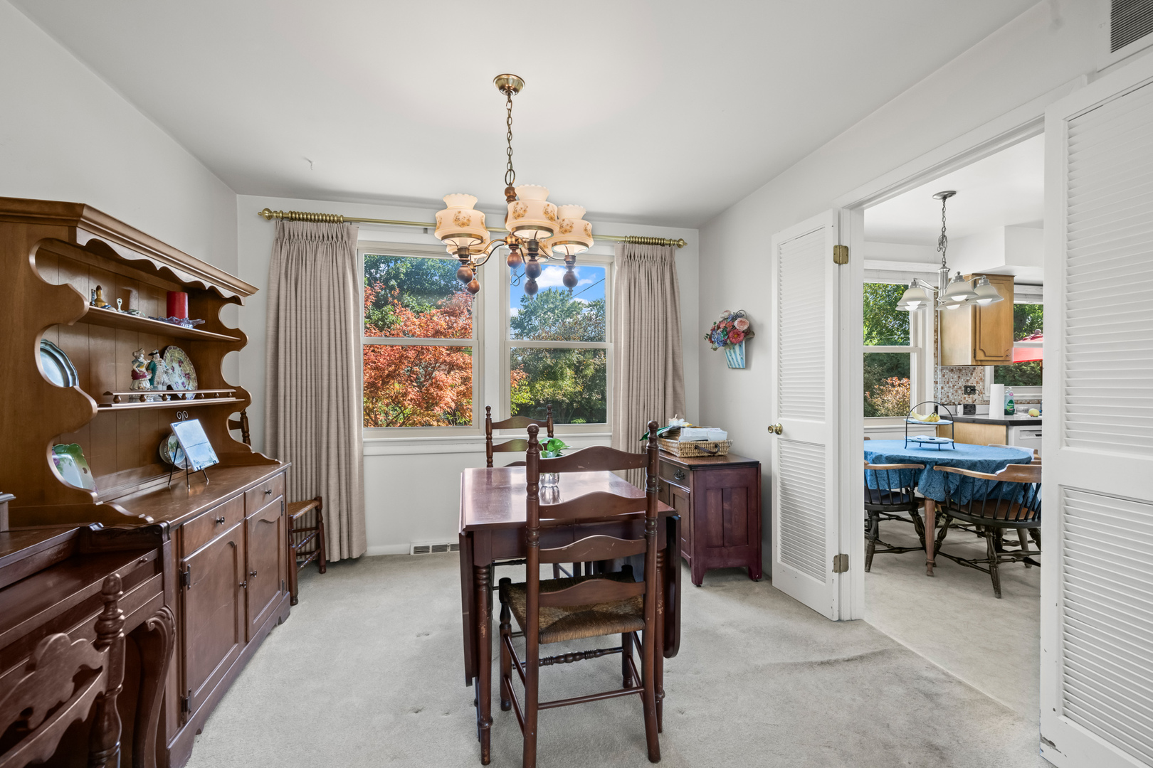 457 S Bennett Avenue, Palatine, IL 60067