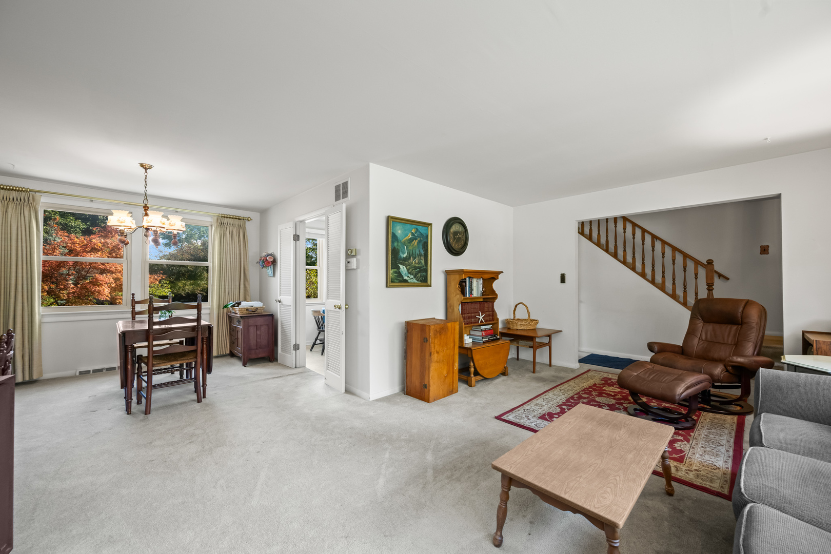 457 S Bennett Avenue, Palatine, IL 60067
