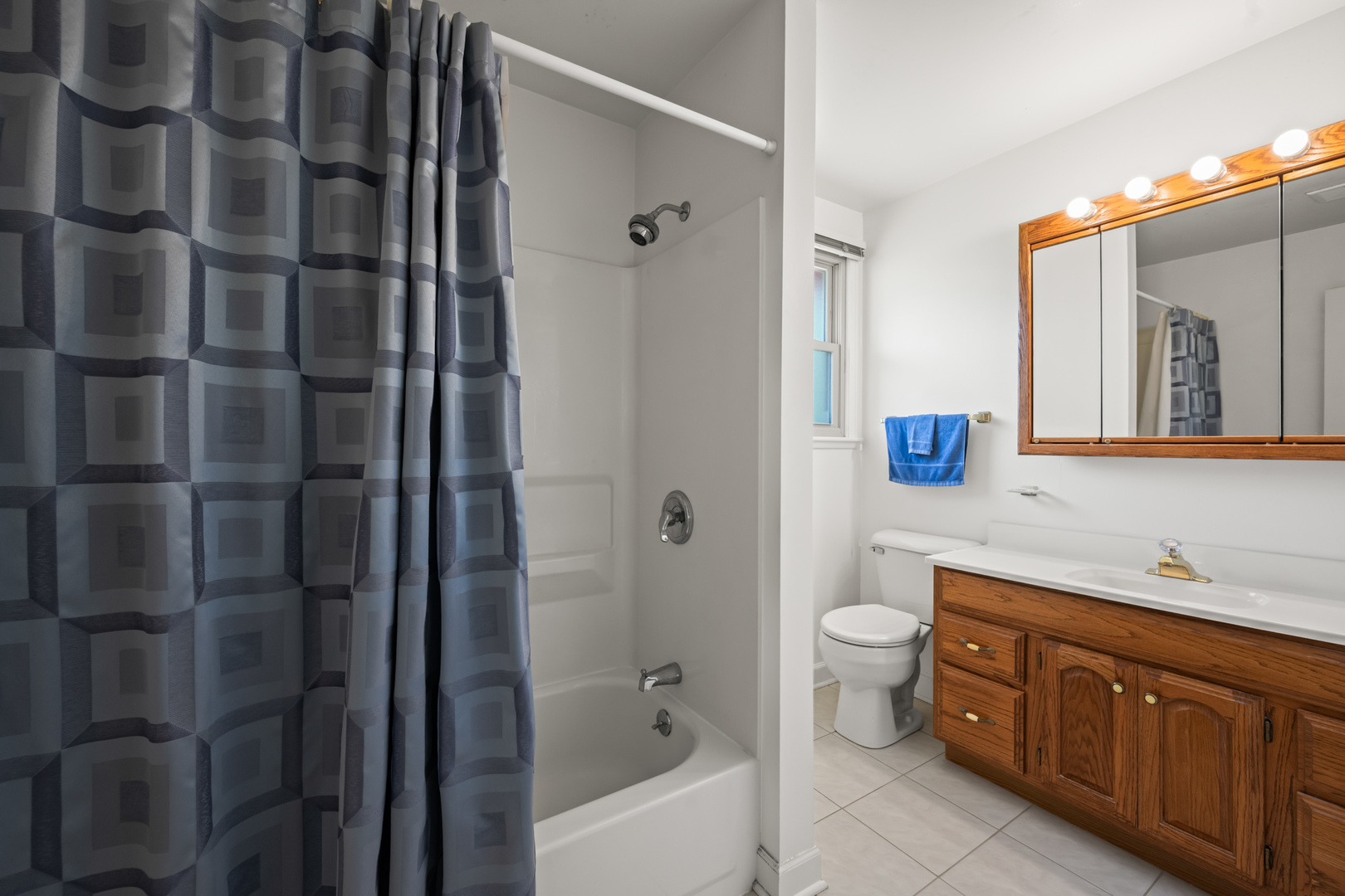 457 S Bennett Avenue, Palatine, IL 60067