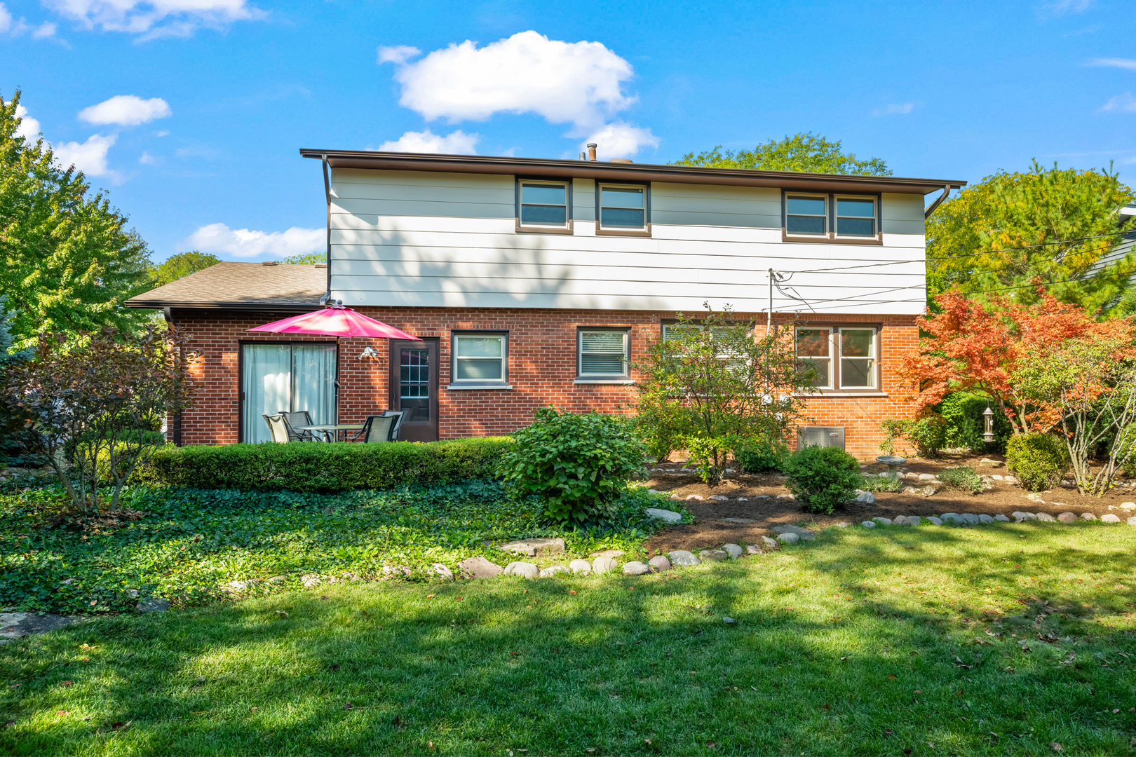 457 S Bennett Avenue, Palatine, IL 60067