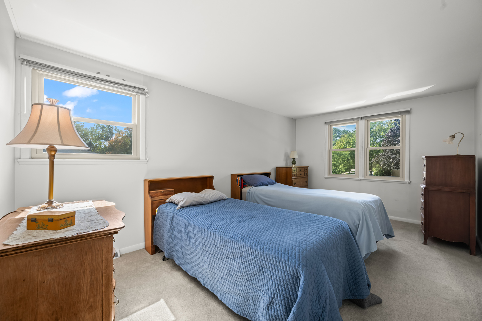 457 S Bennett Avenue, Palatine, IL 60067