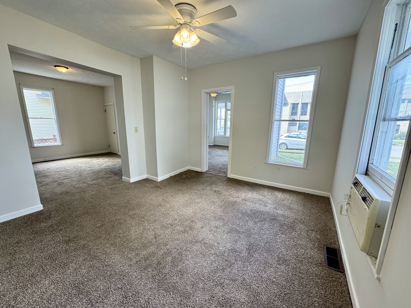 304 S Prairie Street, Bloomington, IL 61701