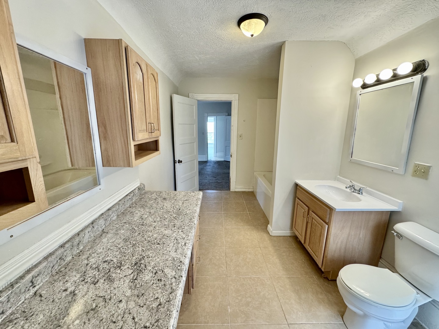 304 S Prairie Street, Bloomington, IL 61701