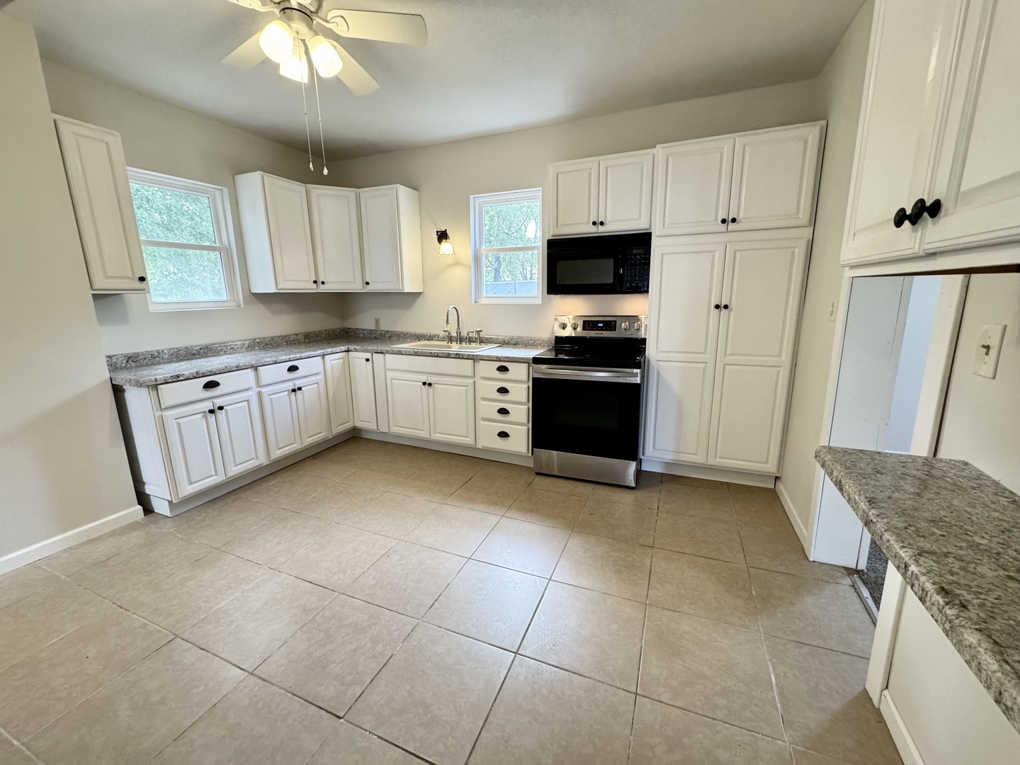 304 S Prairie Street, Bloomington, IL 61701