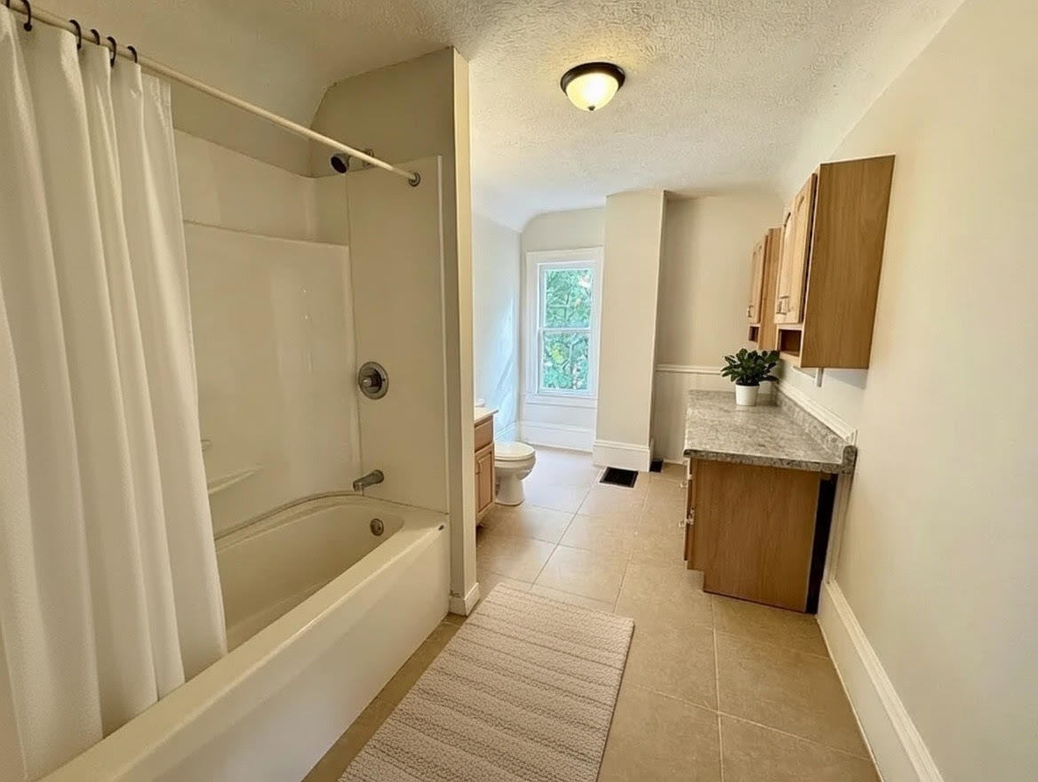 304 S Prairie Street, Bloomington, IL 61701