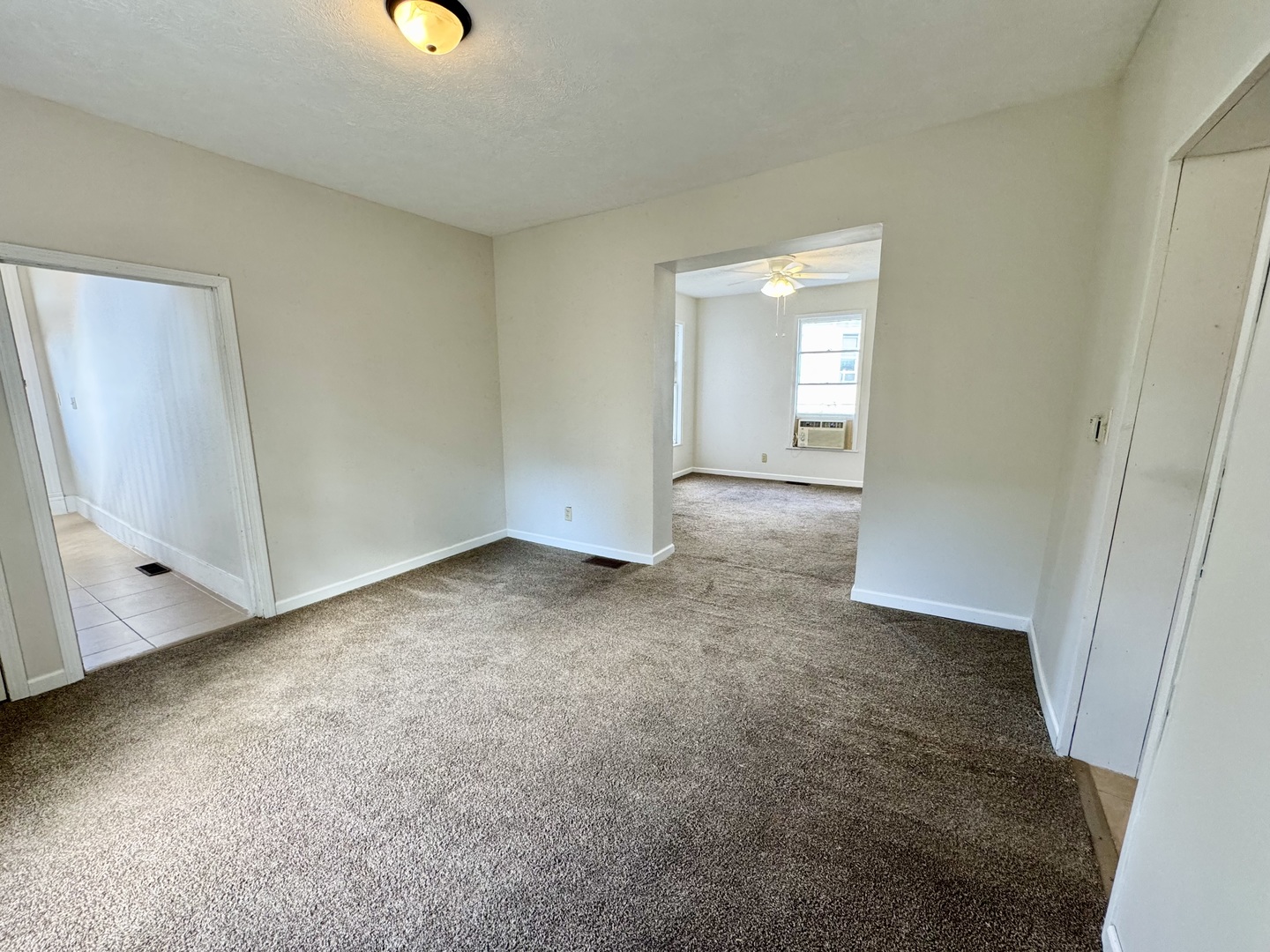 304 S Prairie Street, Bloomington, IL 61701