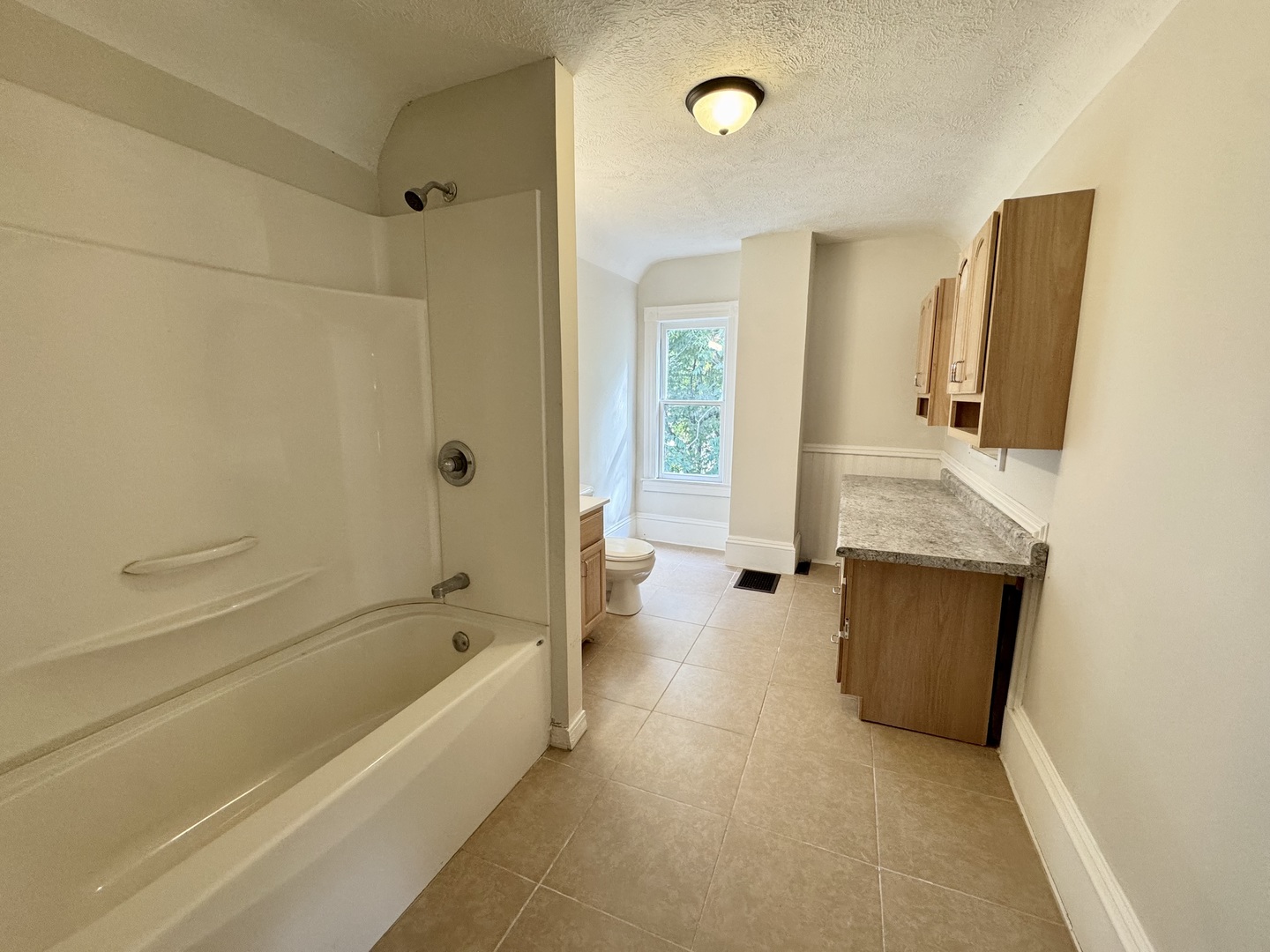 304 S Prairie Street, Bloomington, IL 61701