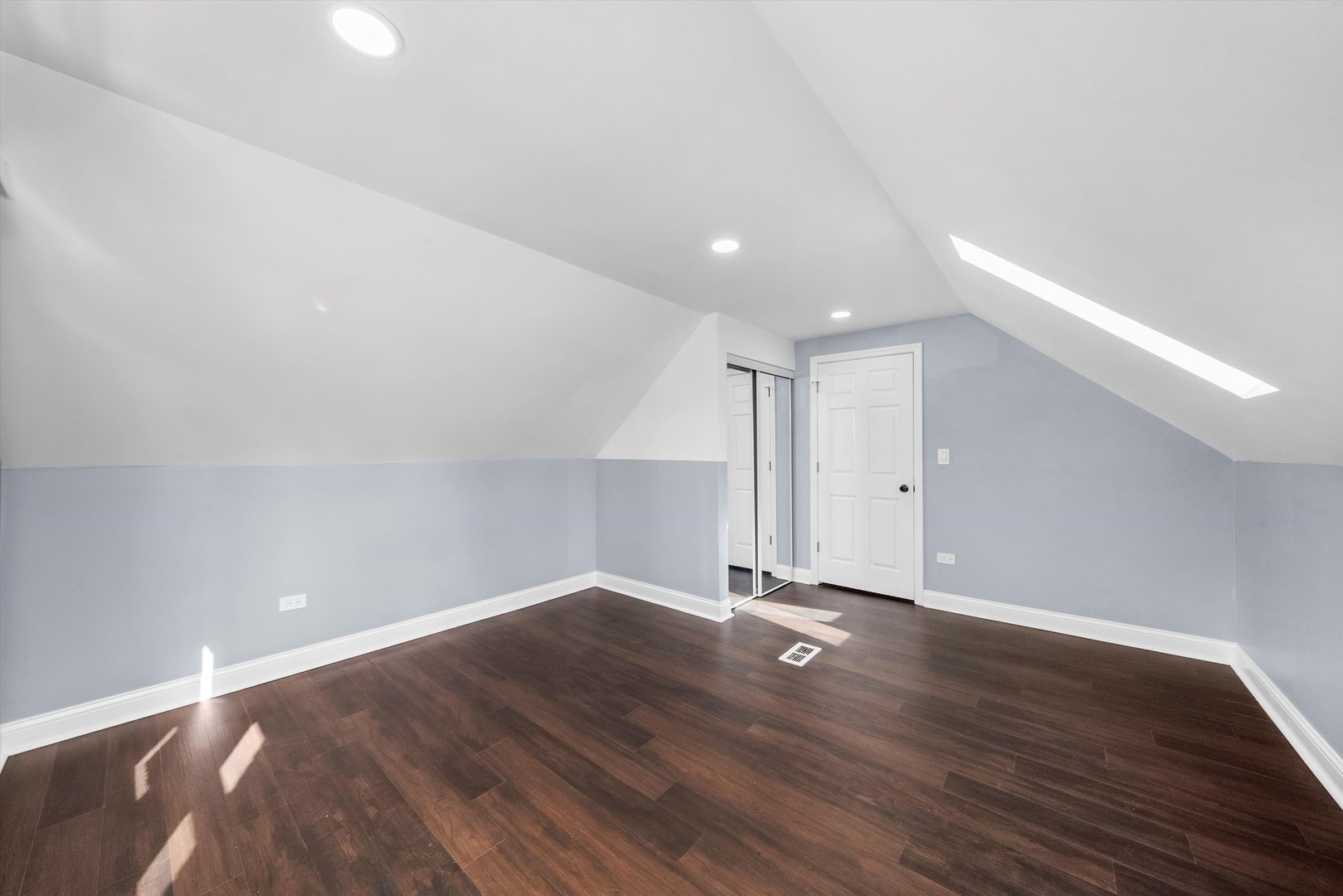 6201 S MEADE Avenue, Chicago, IL 60638