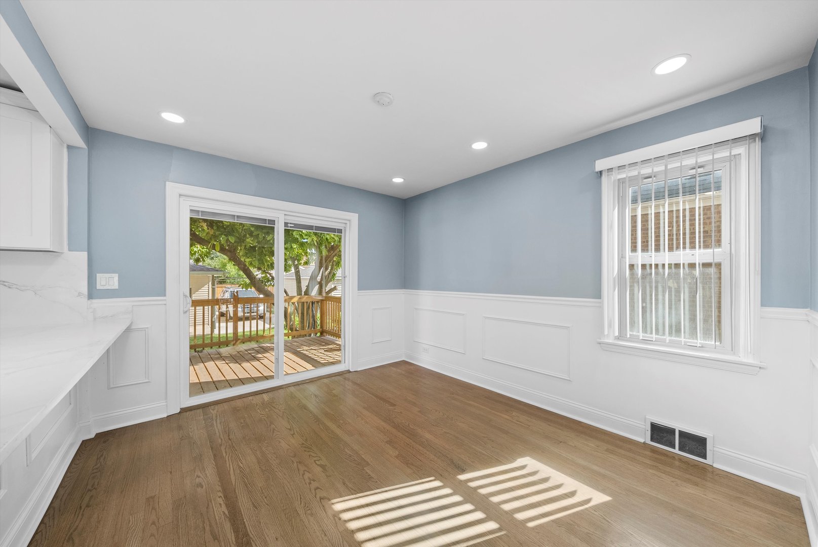 6201 S MEADE Avenue, Chicago, IL 60638