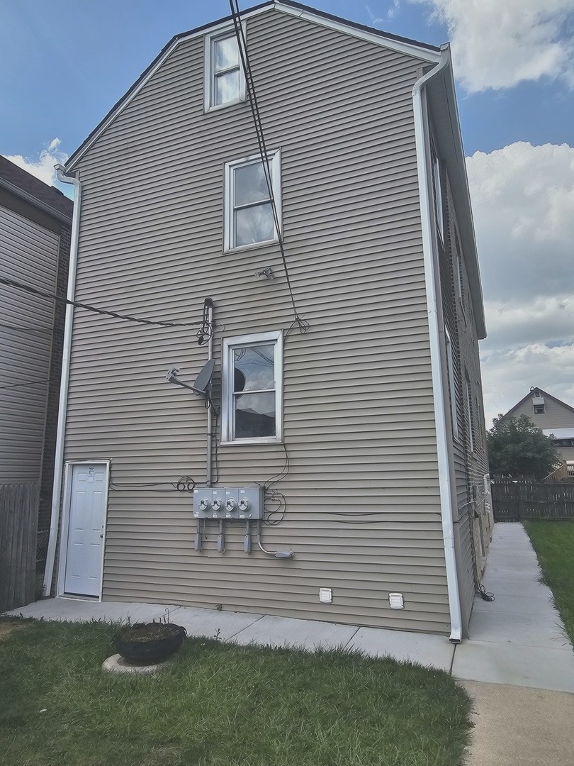 2441 W 46TH Place #1, Chicago, IL 60632