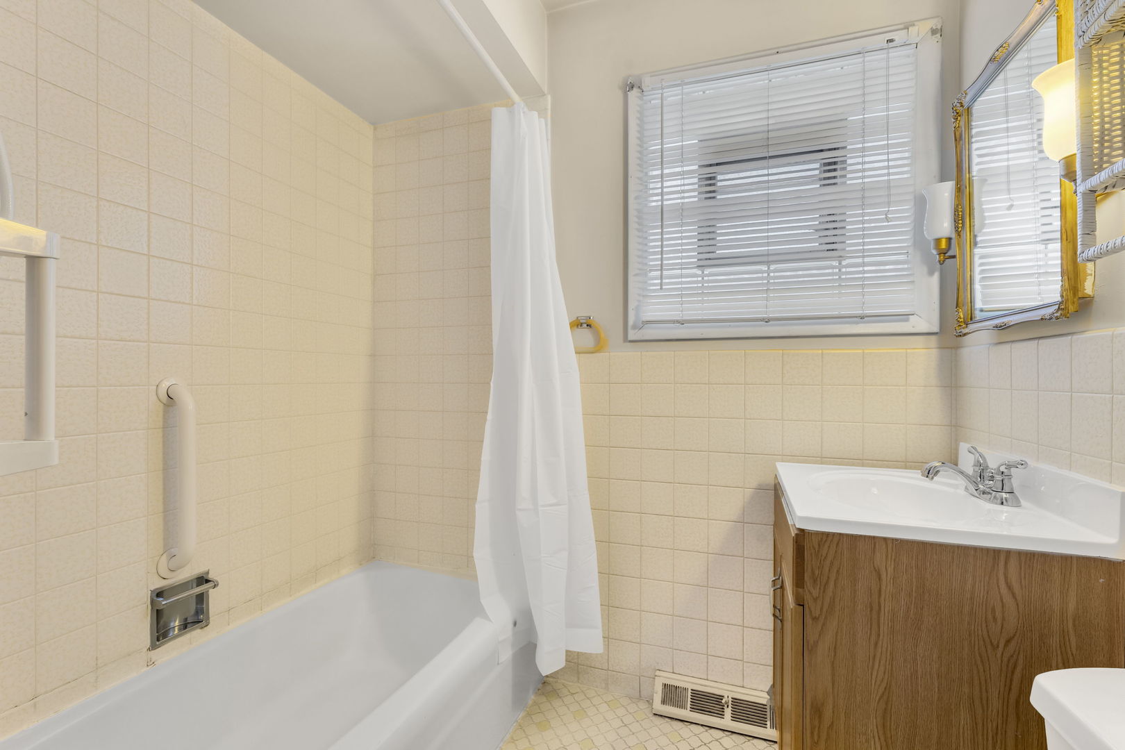 10528 S Lawndale Avenue, Chicago, IL 60655