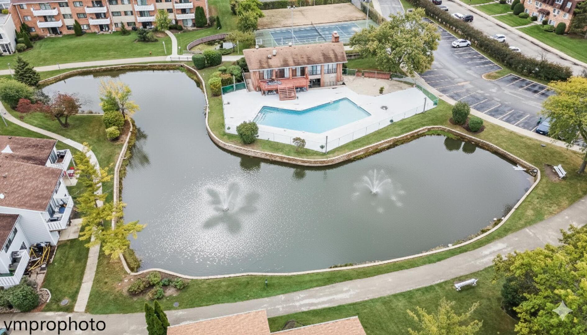 1000 Bayside Drive #212, Palatine, IL 60074