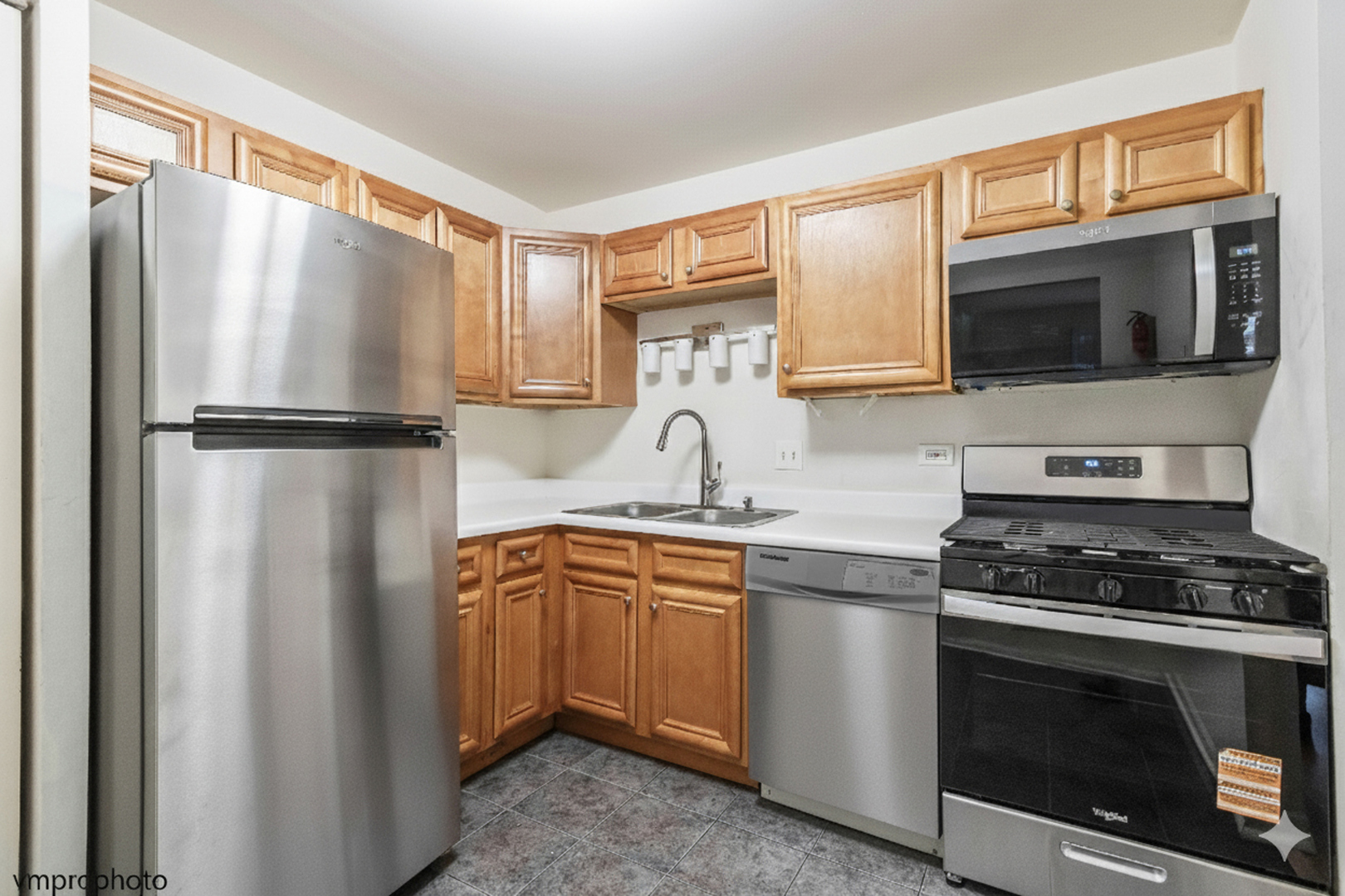 1000 Bayside Drive #212, Palatine, IL 60074