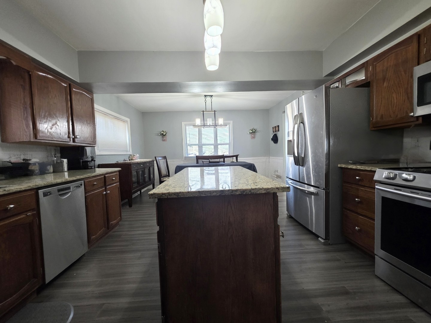 10530 S 82nd Court, Palos Hills, IL 60465