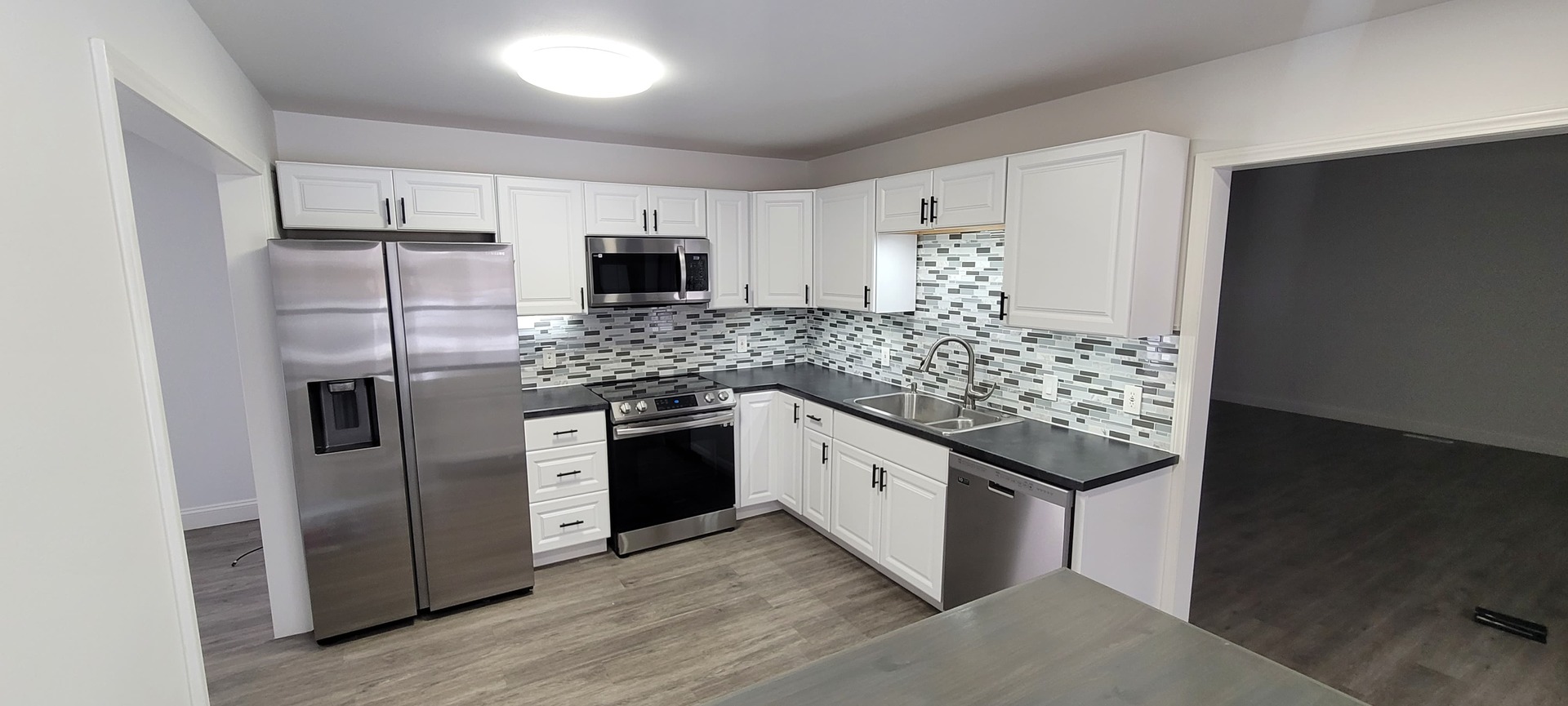 996 Hawthorne Drive, Crystal Lake, IL 60014