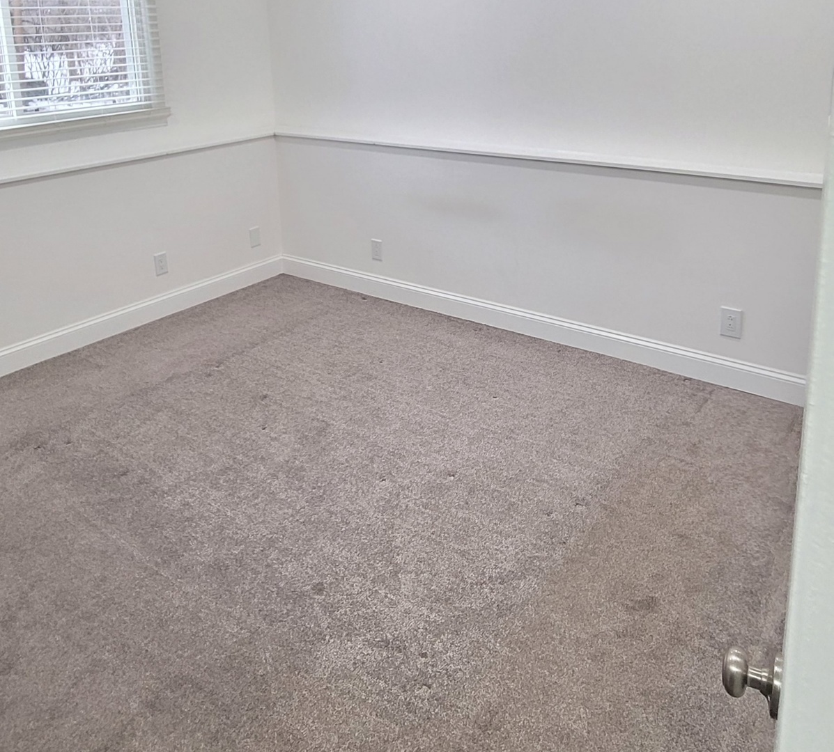 996 Hawthorne Drive, Crystal Lake, IL 60014