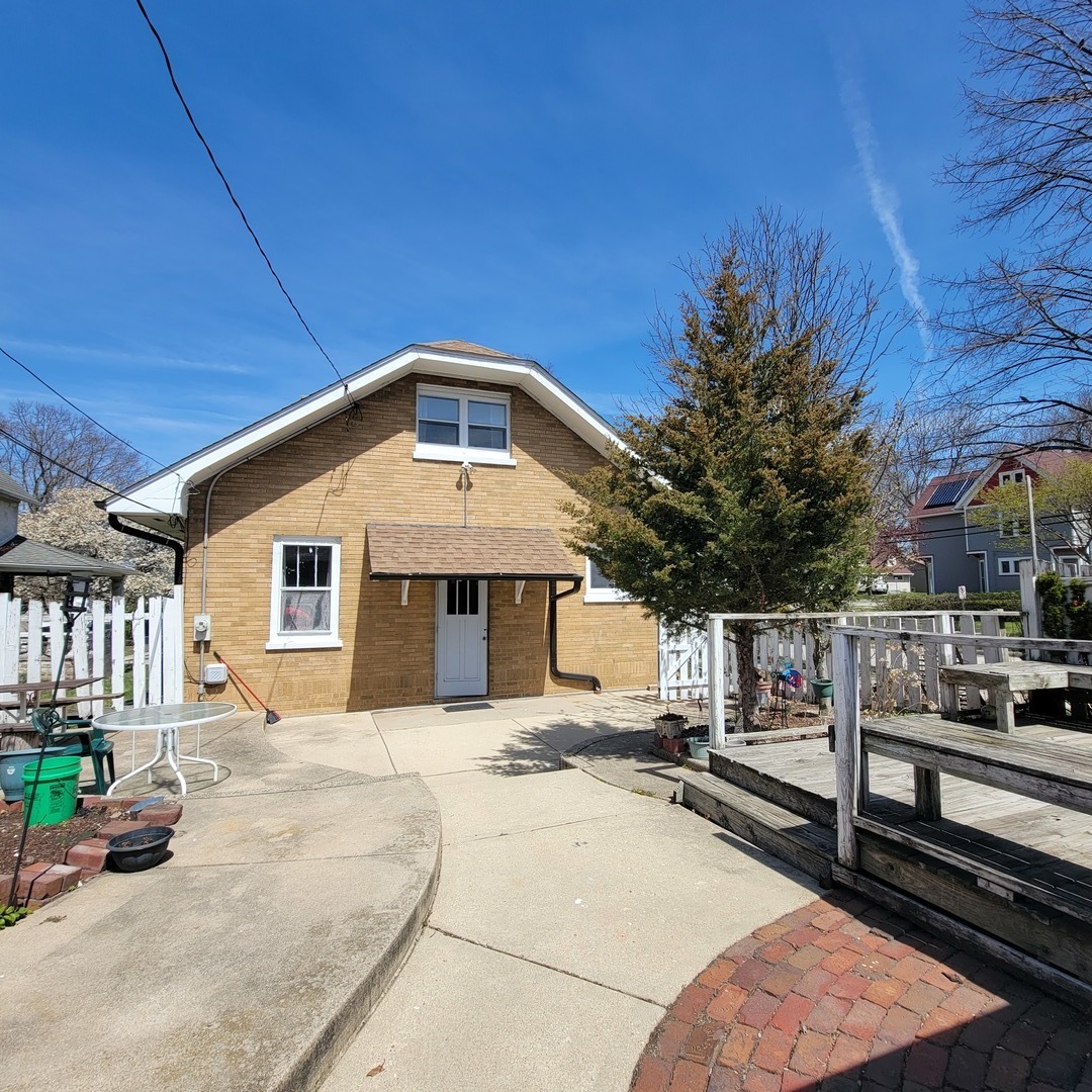 144 E Pomeroy Street, West Chicago, IL 60185