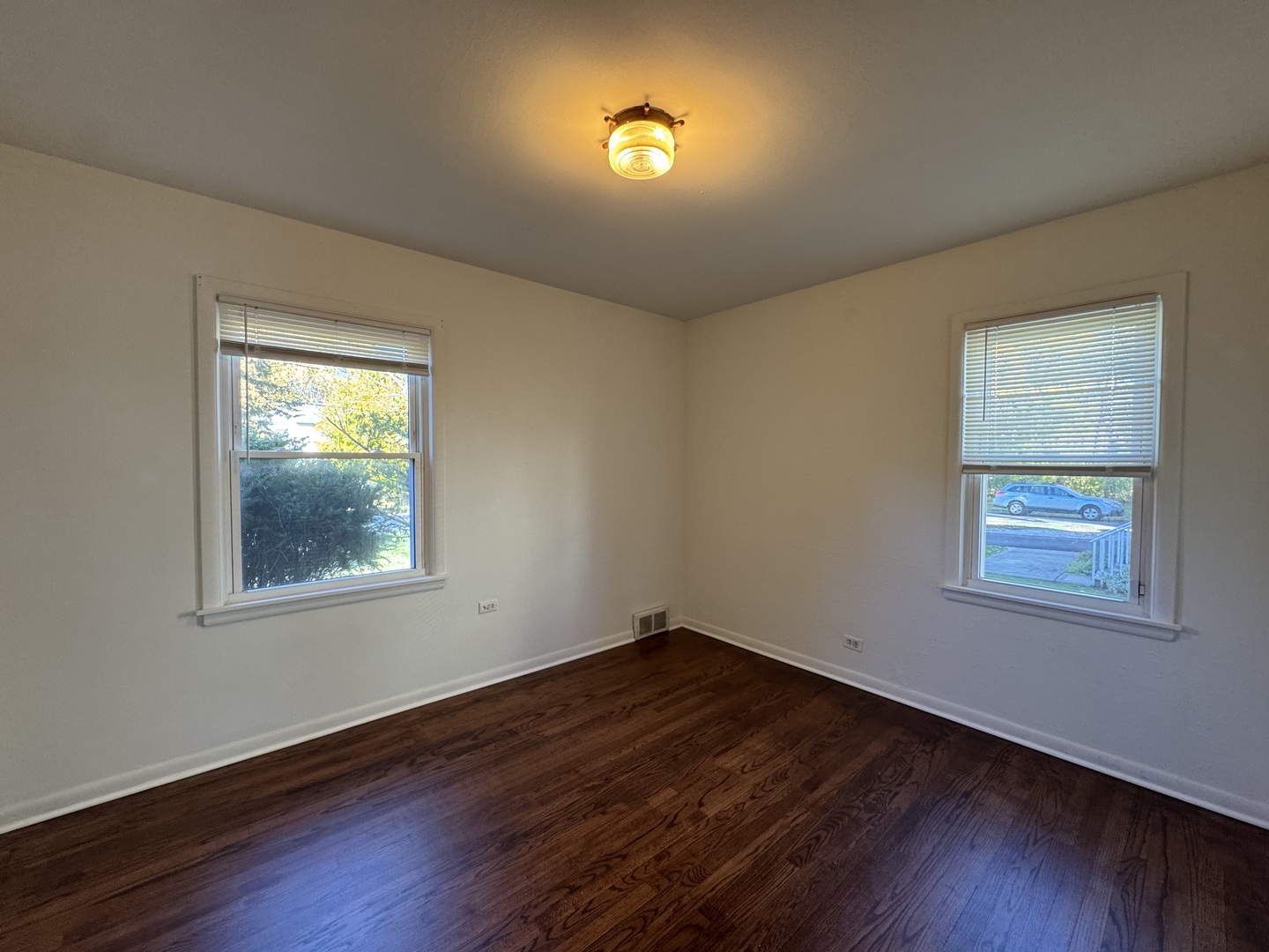 29W211 Calumet Avenue, Warrenville, IL 60555