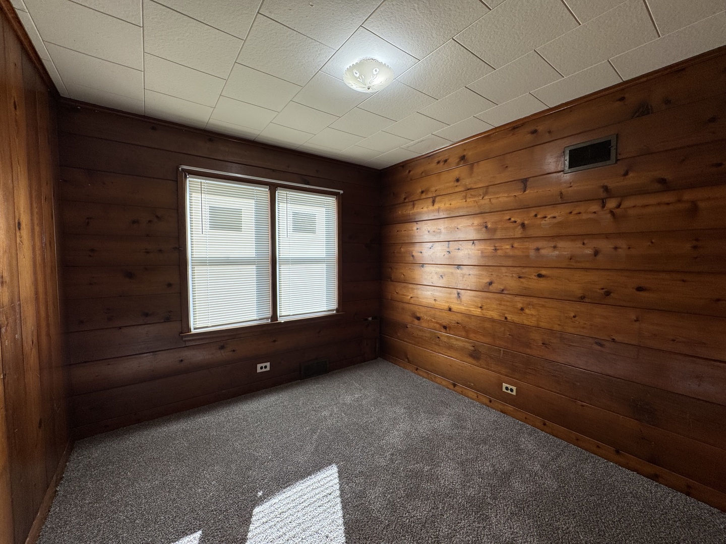 29W211 Calumet Avenue, Warrenville, IL 60555