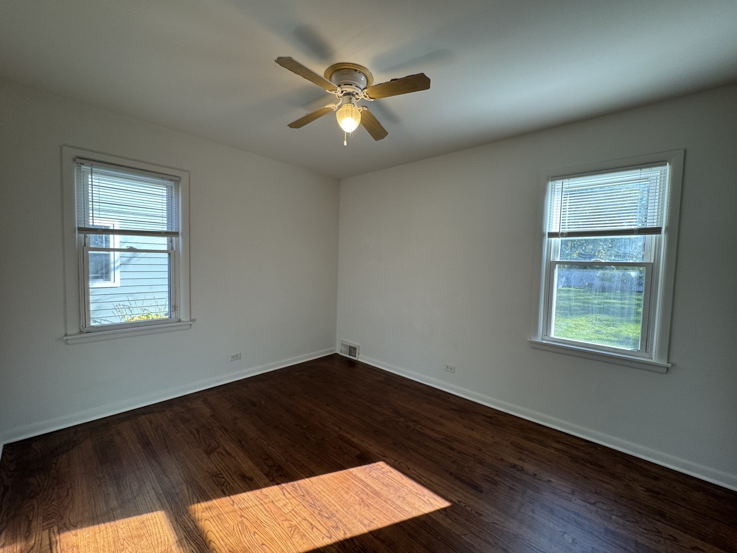 29W211 Calumet Avenue, Warrenville, IL 60555