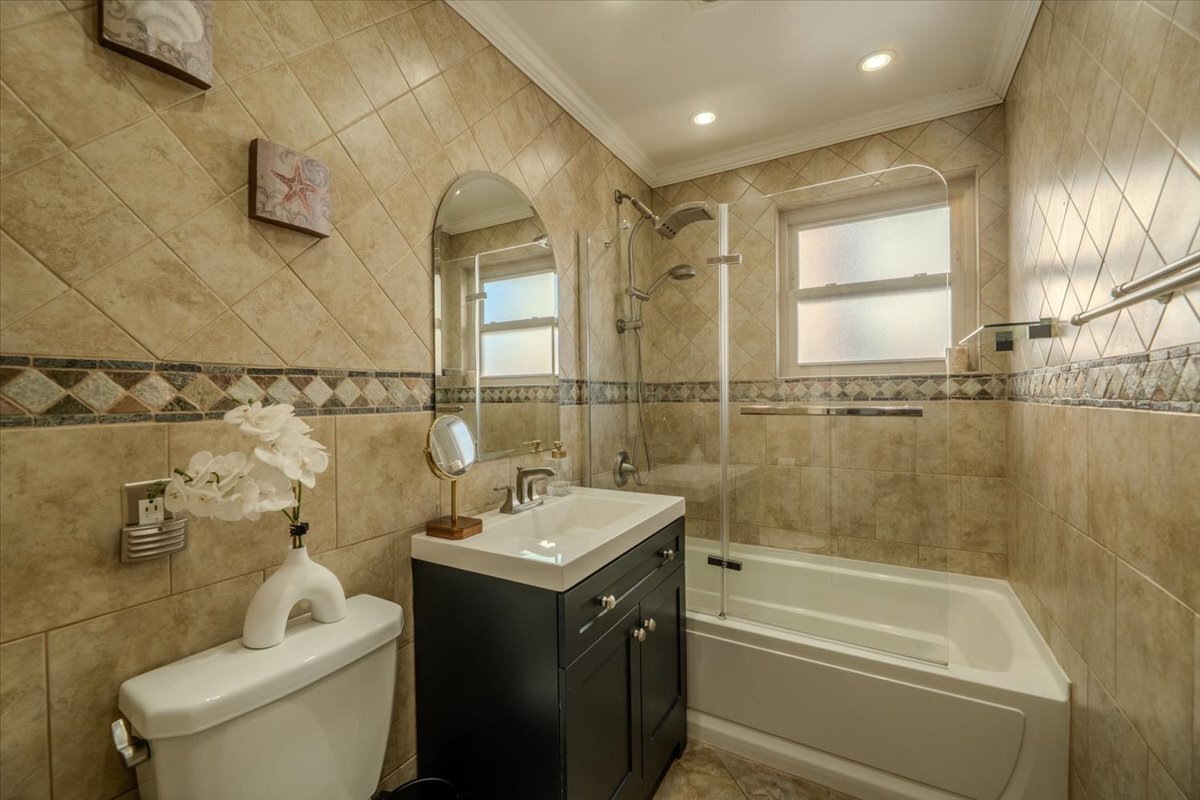 3515 LOUIS Street, Franklin Park, IL 60131