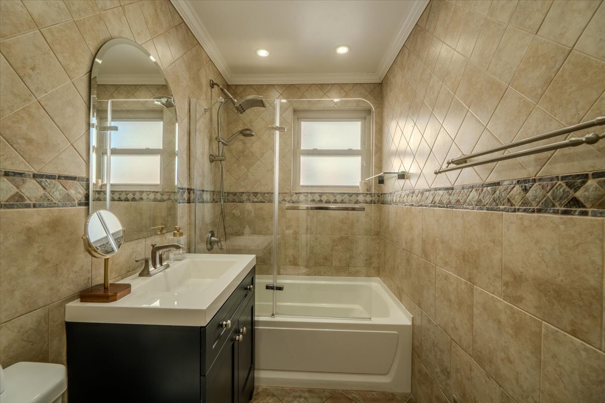 3515 LOUIS Street, Franklin Park, IL 60131