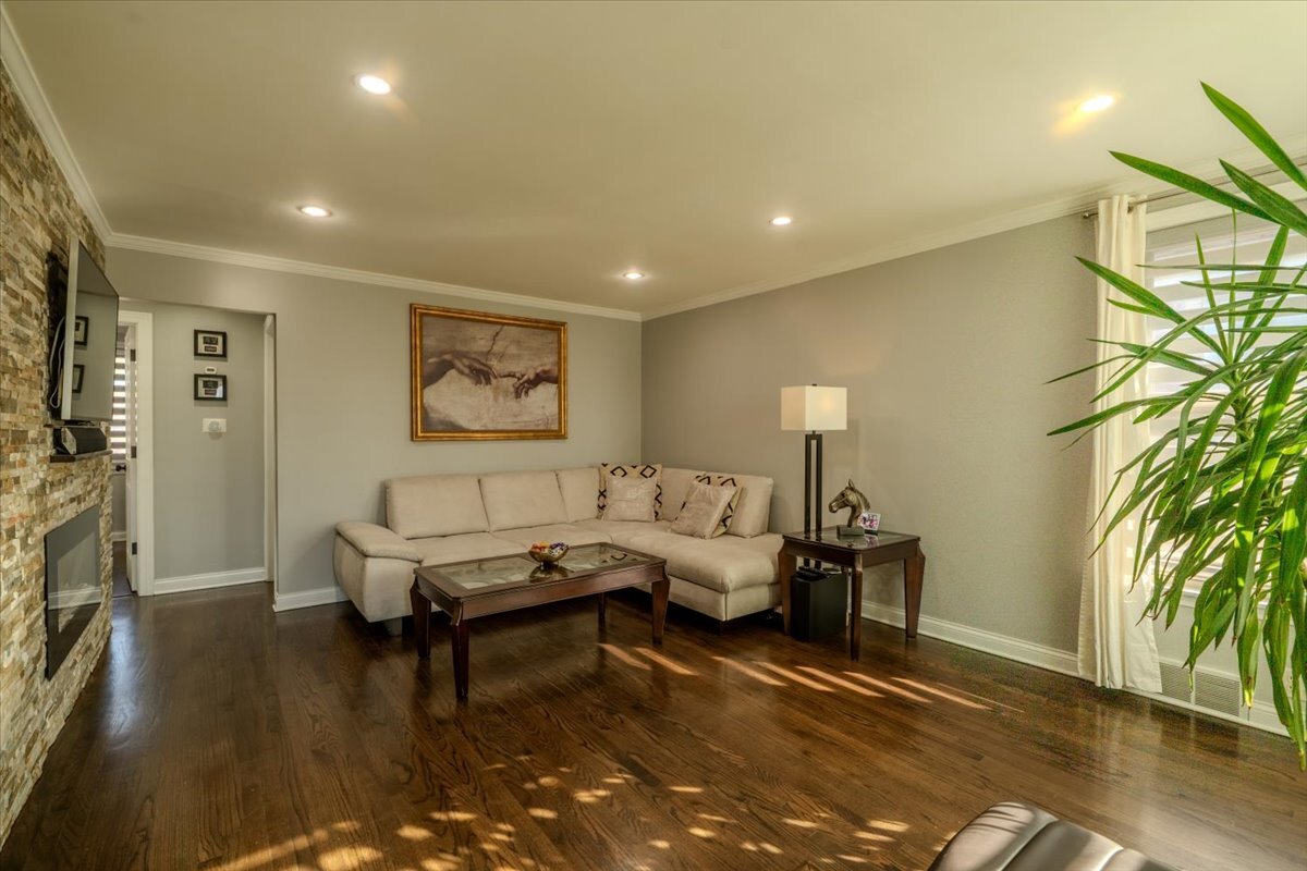 3515 LOUIS Street, Franklin Park, IL 60131