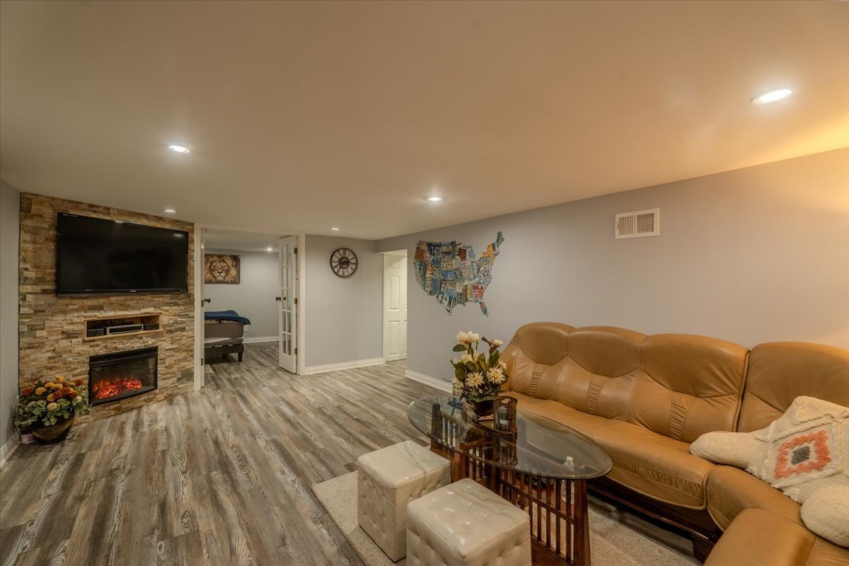3515 LOUIS Street, Franklin Park, IL 60131