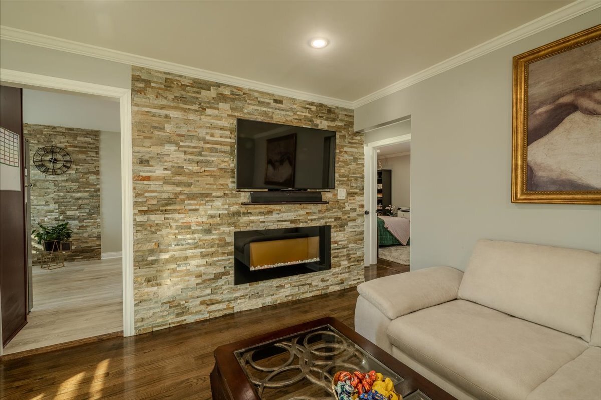 3515 LOUIS Street, Franklin Park, IL 60131