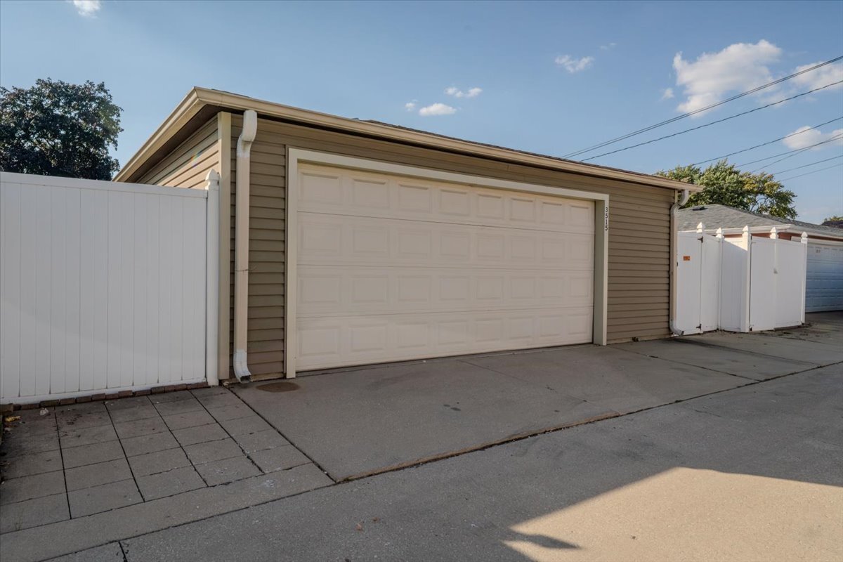 3515 LOUIS Street, Franklin Park, IL 60131