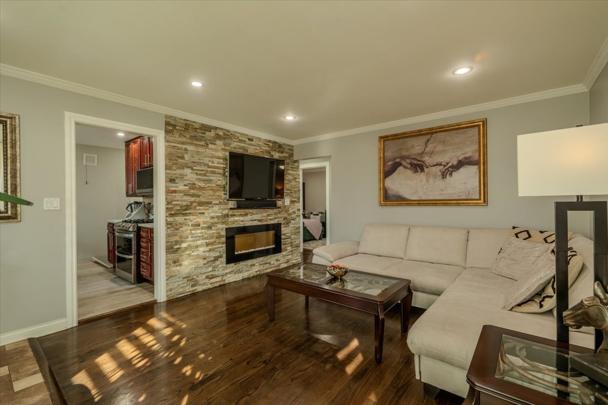 3515 LOUIS Street, Franklin Park, IL 60131