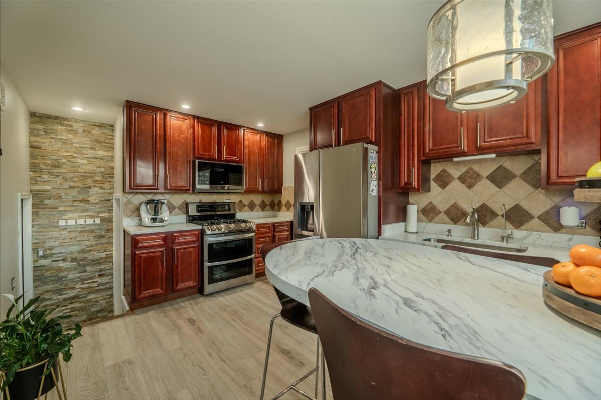 3515 LOUIS Street, Franklin Park, IL 60131