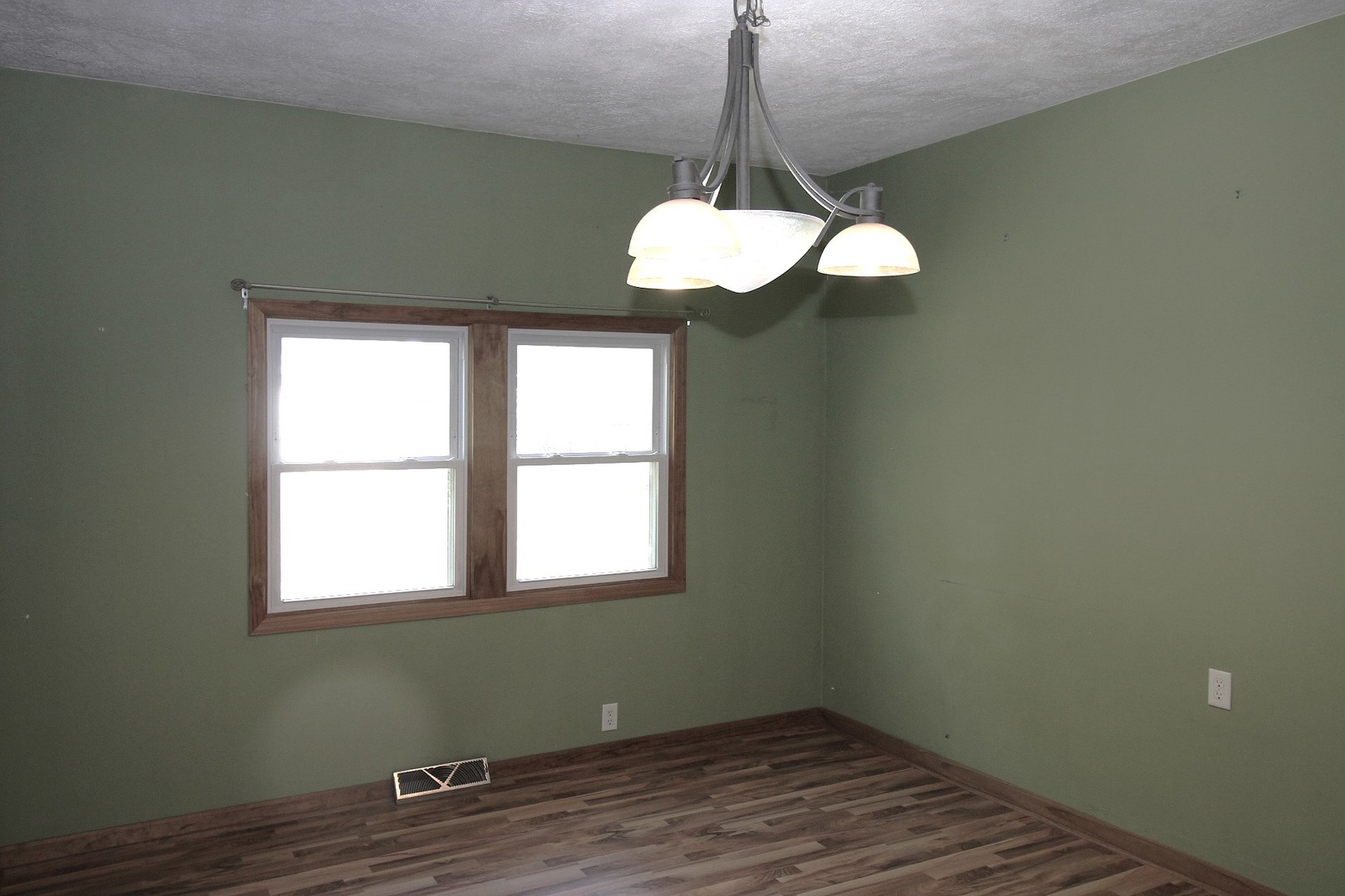 405 N Elm Street, Lexington, IL 61753