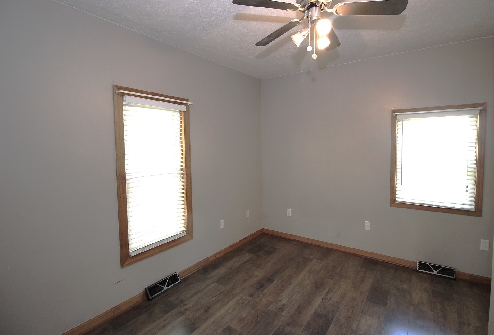 405 N Elm Street, Lexington, IL 61753