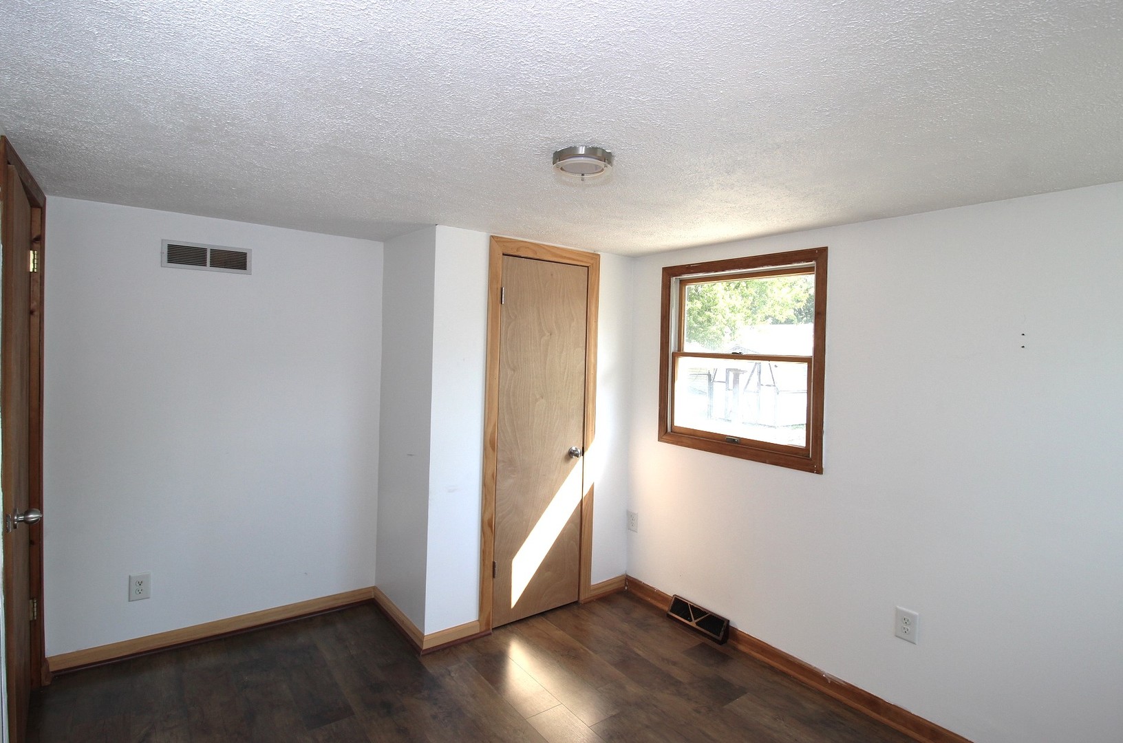 405 N Elm Street, Lexington, IL 61753