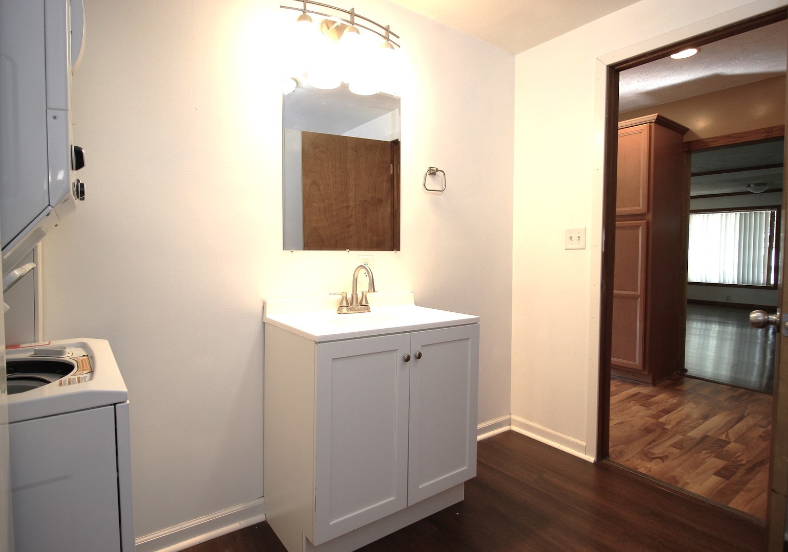 405 N Elm Street, Lexington, IL 61753