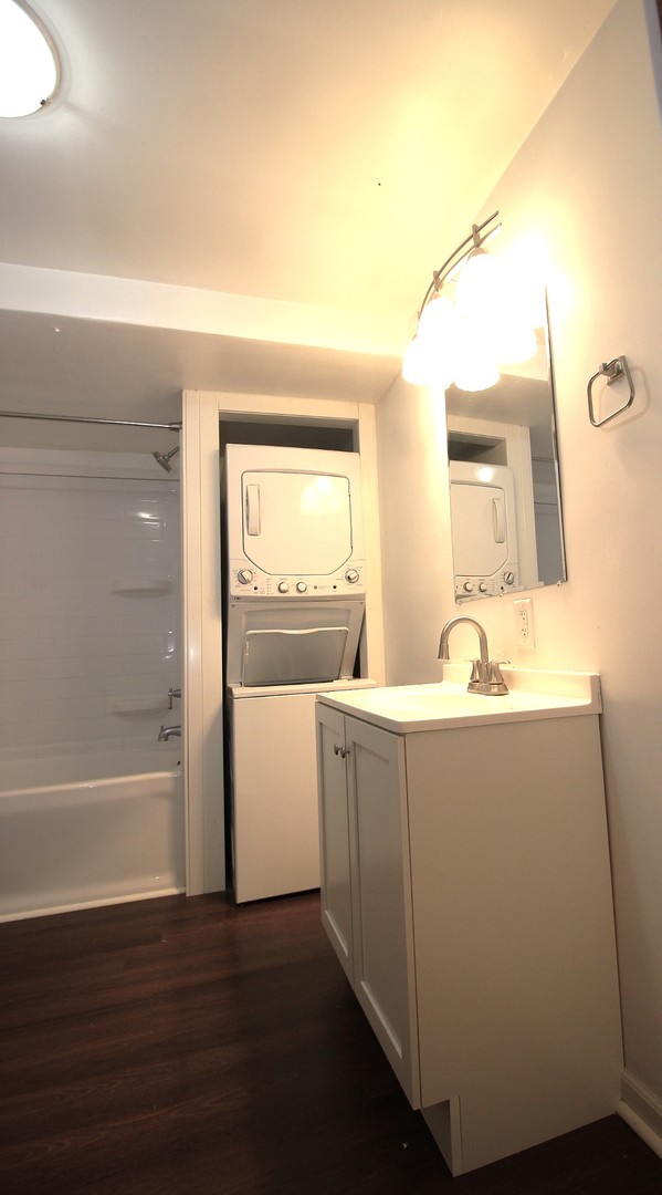 405 N Elm Street, Lexington, IL 61753