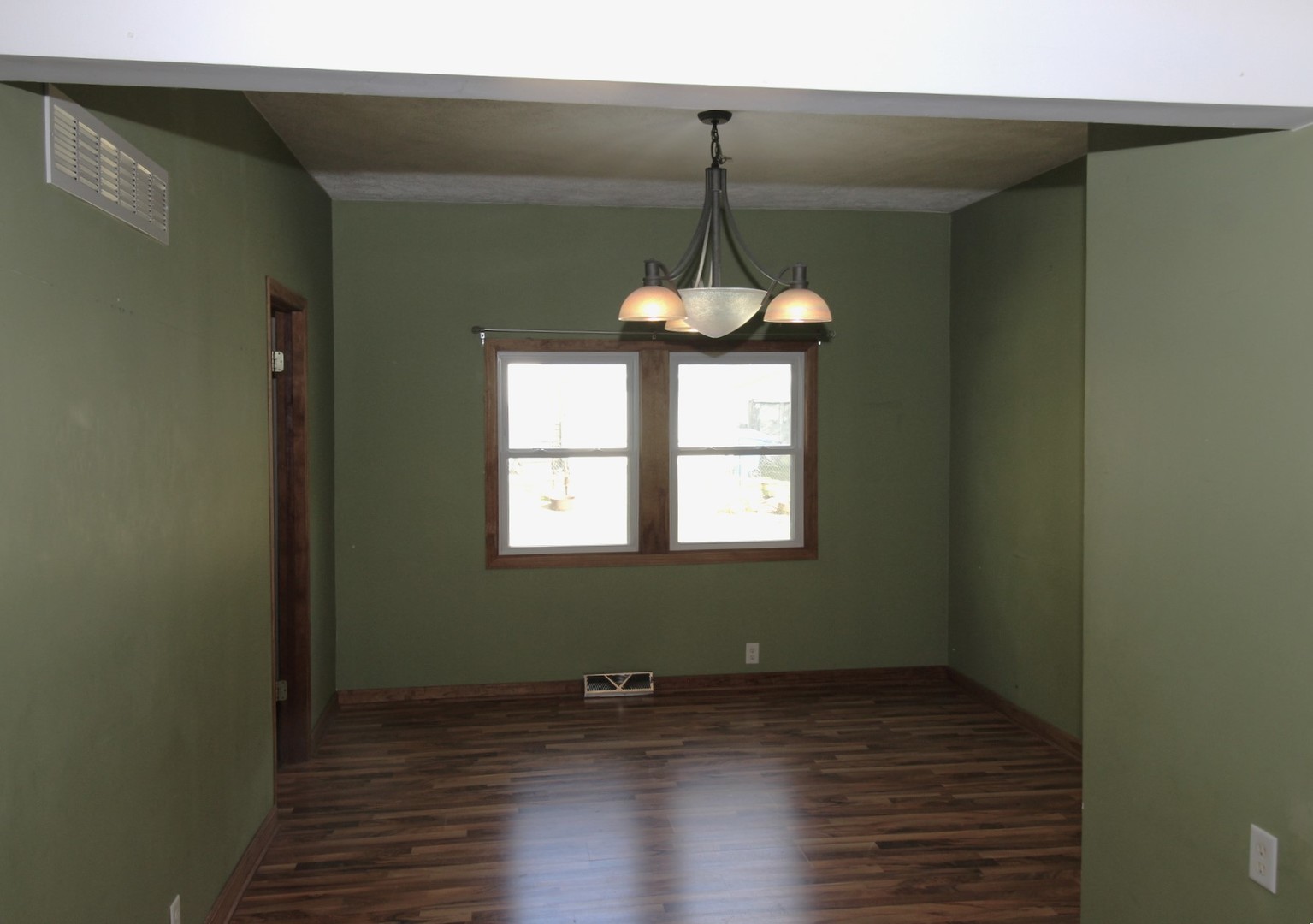 405 N Elm Street, Lexington, IL 61753