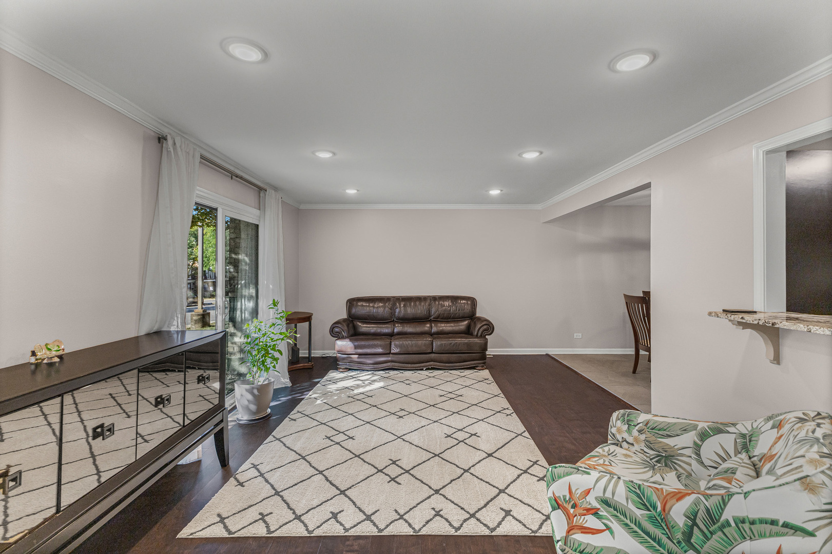 2100 Country Club Drive, Woodridge, IL 60517