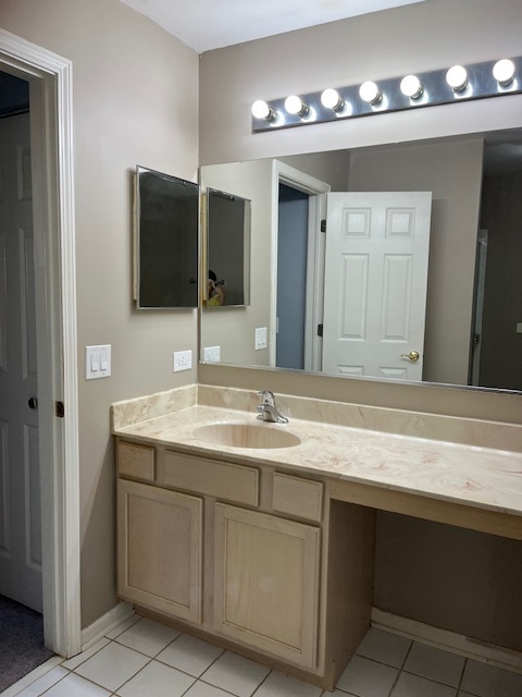 281 Bay Drive, Itasca, IL 60143