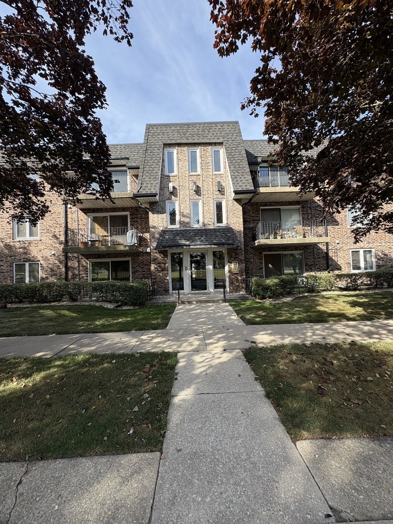 10810 S Kilpatrick Avenue #1NE, Oak Lawn, IL 60453