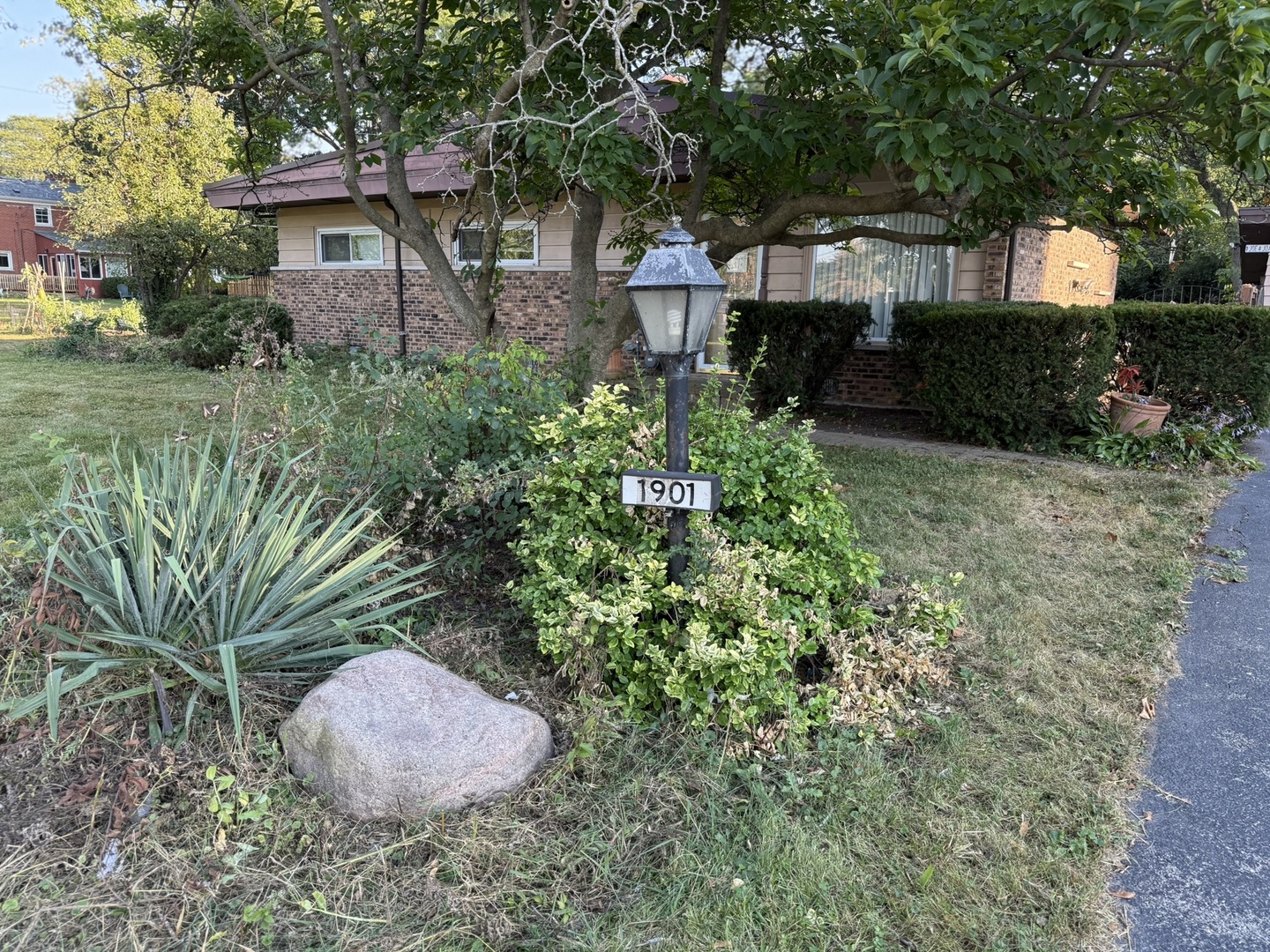 1901 W Plainfield Road, La Grange Highlands, IL 60525