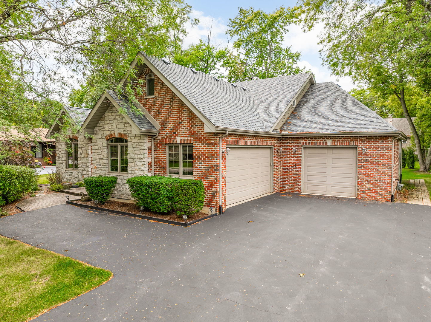 12022 S 72nd Court, Palos Heights, IL 60463