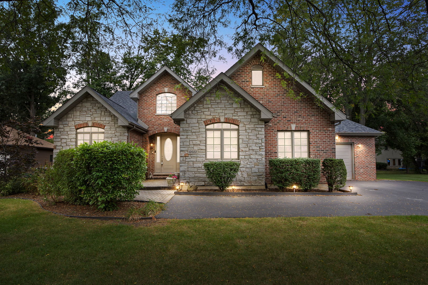 12022 S 72nd Court, Palos Heights, IL 60463