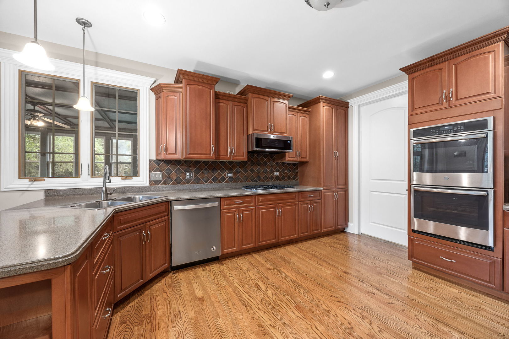 12022 S 72nd Court, Palos Heights, IL 60463