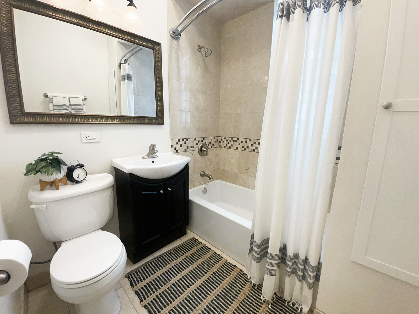 510 Madison Street #1N, Oak Park, IL 60302