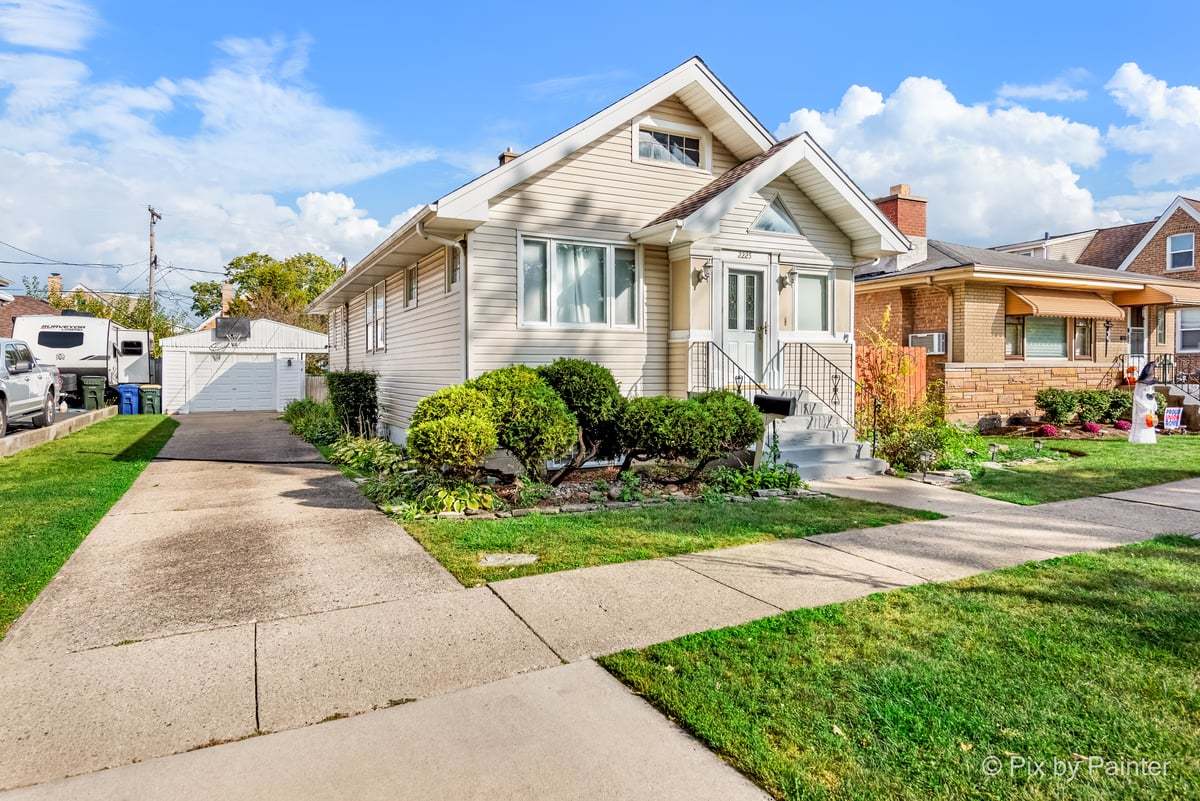 2225 N 76th Court, Elmwood Park, IL 60707